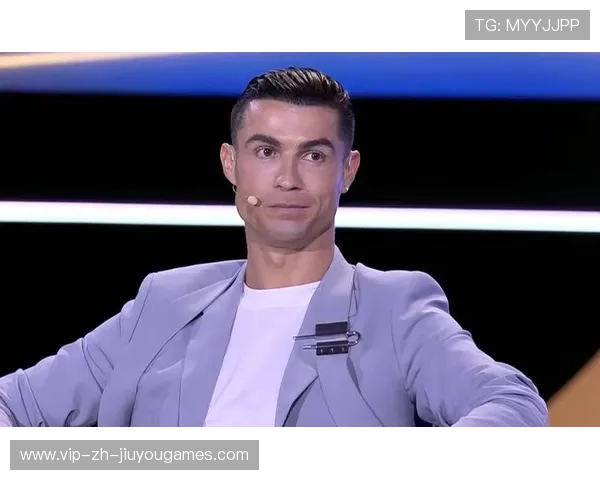 C罗惊喜到访老球员家中，看望并捐助医疗费用